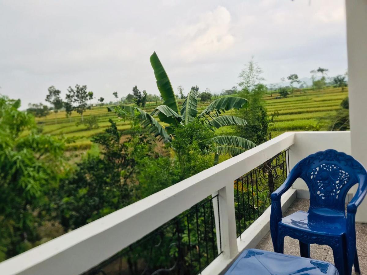 Tiara Homestay Plambi Eksteriør billede